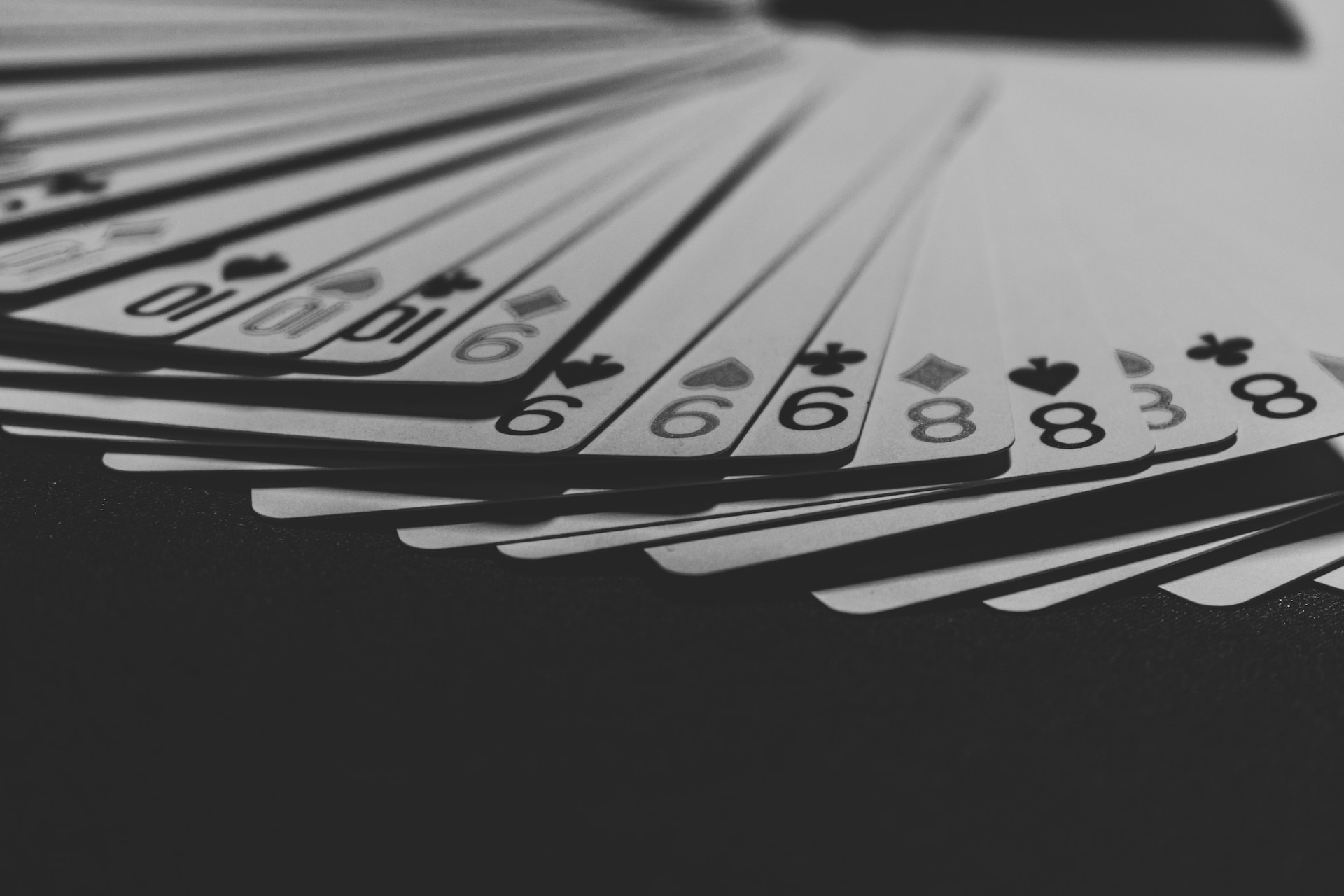 En Komplett Guide till Historien av Fyrkortspoker