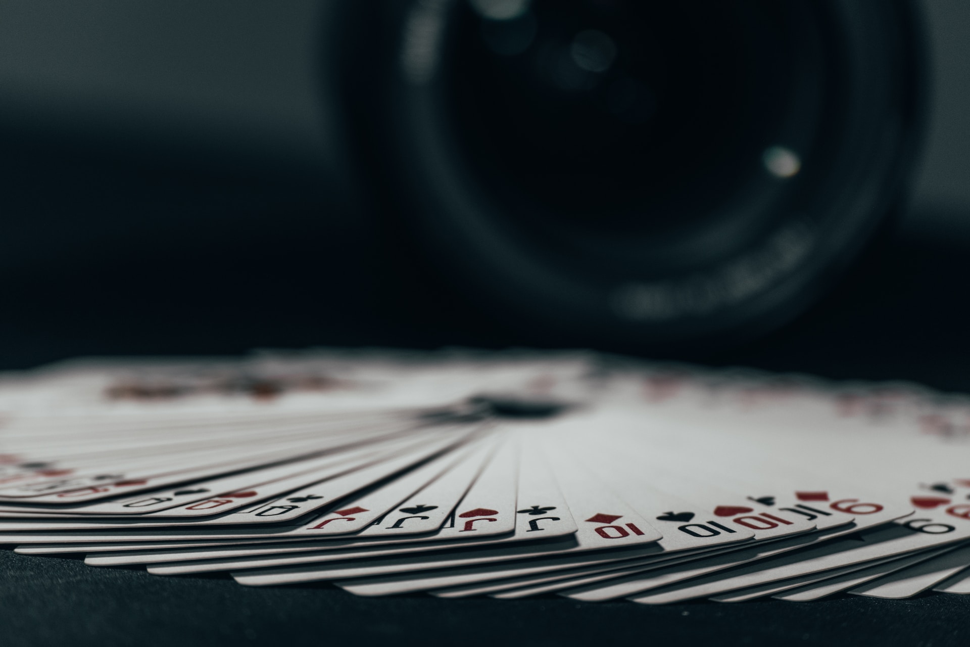 En Komplett Guide till Historien av Pyramidpoker